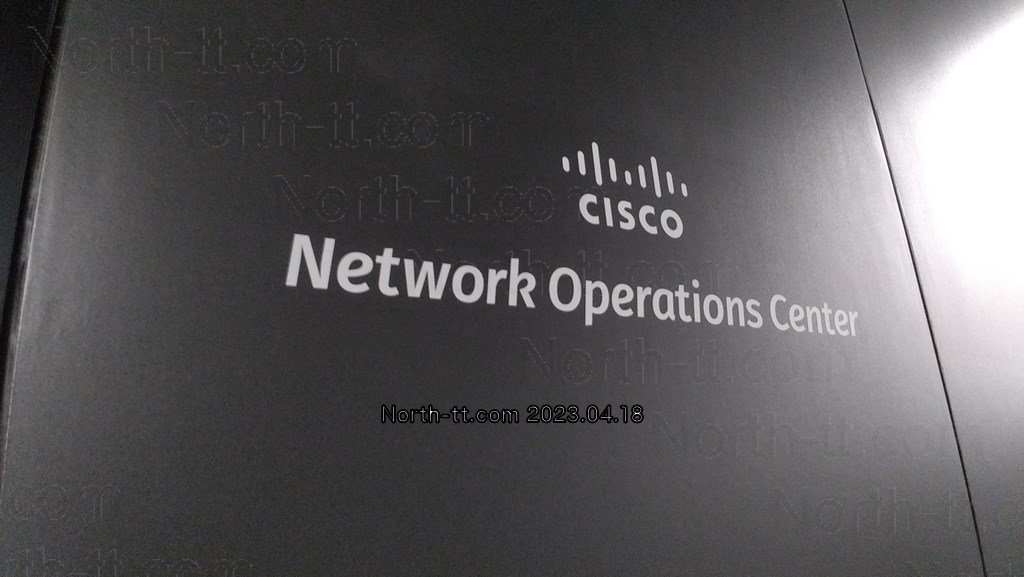  Cisco社のロゴがある 
